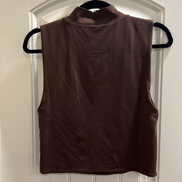 Babaton Tank - Picture 2 of 3